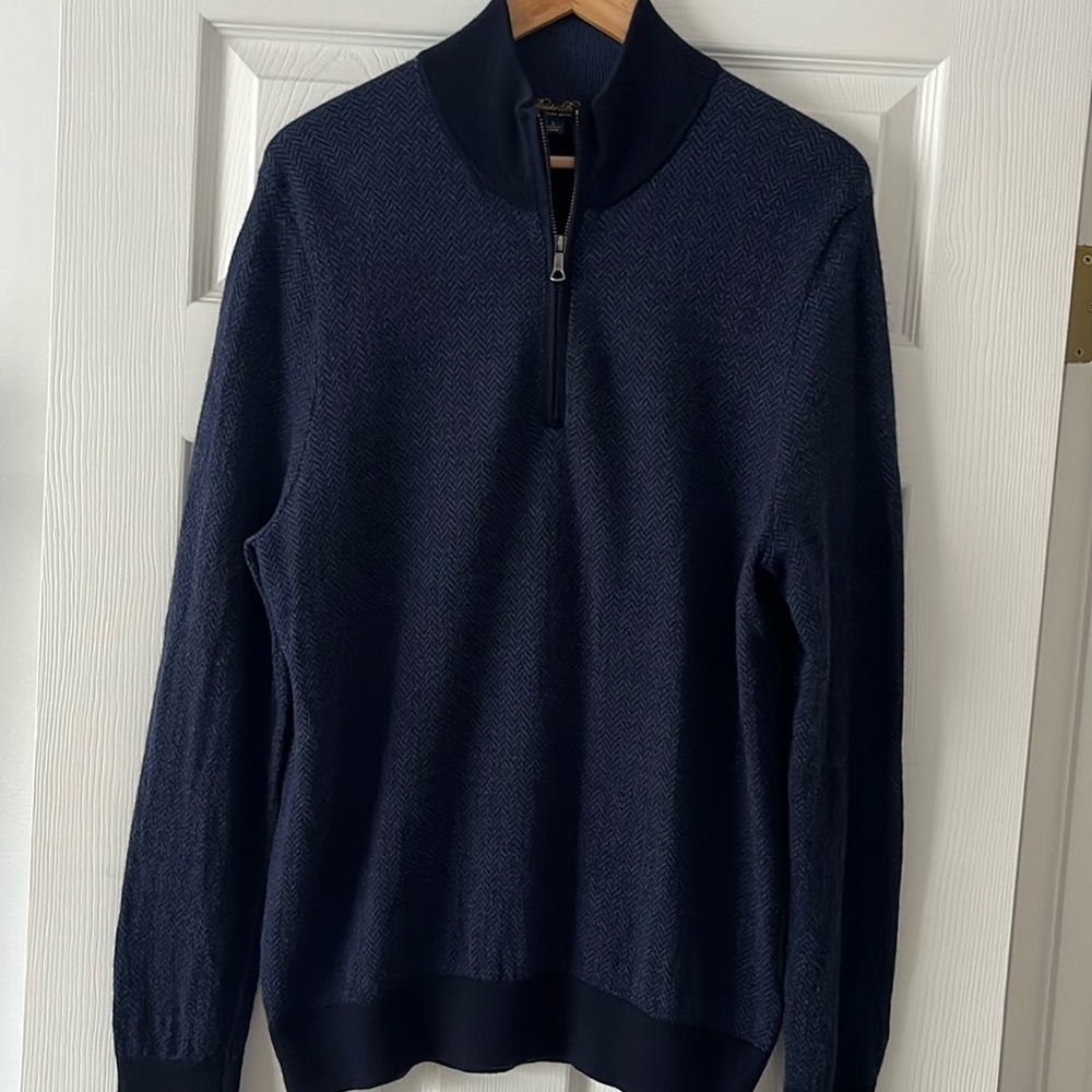 Brooks Brothers quarter zip sweater in men’s L. Extra fine merino wool.
